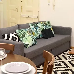 Imola's Place In Downtown By The Danube Apartment Budapest